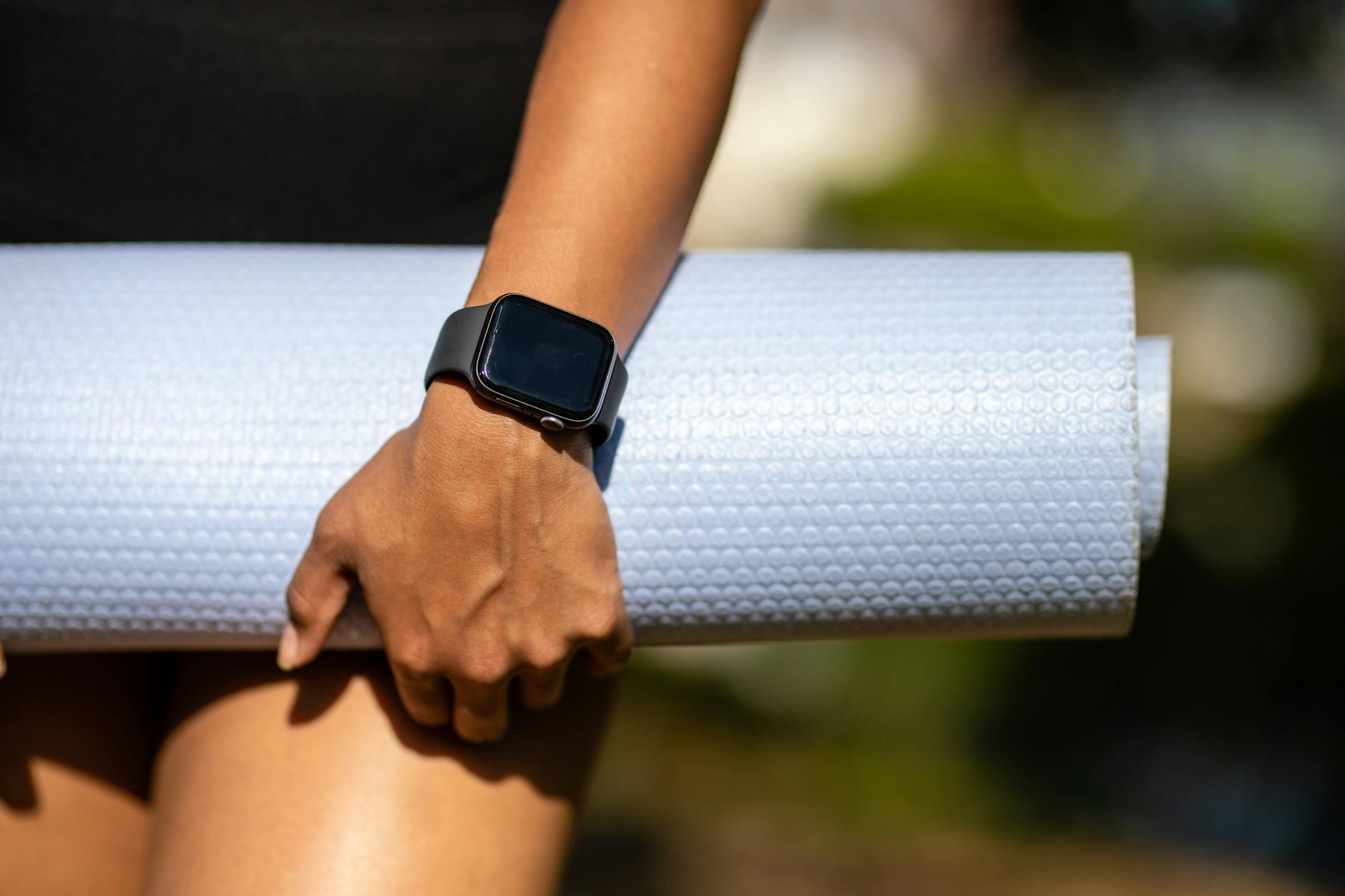Mengungkap Fungsi Utama Smart Watch bagi Penggemar Olahraga 3 Jam pintar memantau aktivitas olahraga dan kesehatan pengguna.